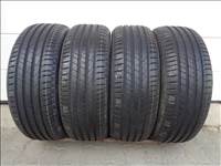 Új Pirelli 205/55R17 nyári gumi garnitúra eladó.