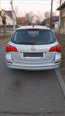 Opel Astra J kombi hátsó lökhárító