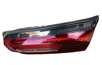 BMW 8 G15 Jobb hátsó belső LED lámpa
