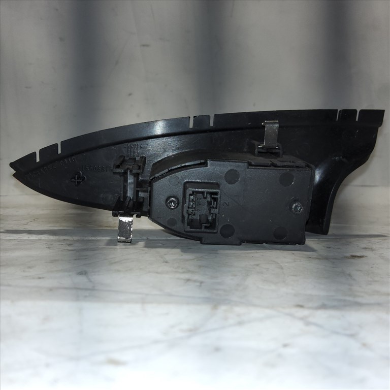 Alfa Romeo Giulietta 2010-2020 jobb hátsó ablakemelő kapcsoló 156150332 3. kép