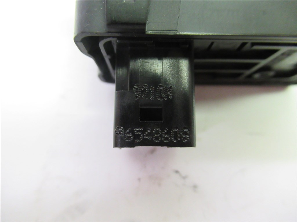 Citroën C3 Picasso bal hátsó ablakemelő kapcsoló 96548609 3. kép