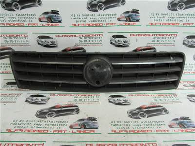 Fiat Punto III. 46849441 számú, első díszrács a képen látható sérüléssel