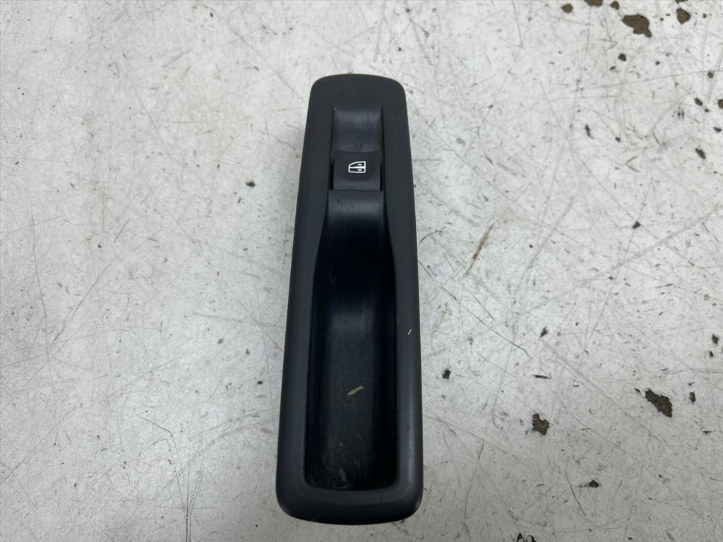 RENAULT LAGUNA III Grandtour (KT0/1) 2.0 dCi (KT01/ KT08/ KT0K/ KT0J/ KT1A/ KT1D)  Bal hátsó Ablakemelő Kapcsoló #37940# 82944002R 1. kép