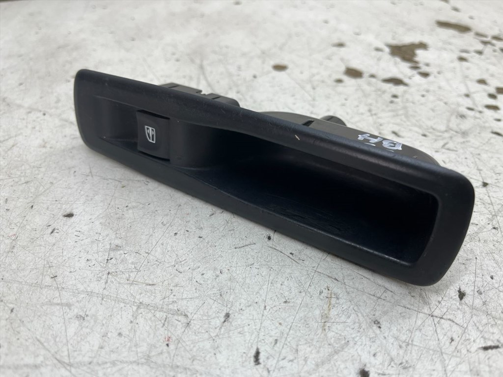 RENAULT LAGUNA III Grandtour (KT0/1) 2.0 dCi (KT01/ KT08/ KT0K/ KT0J/ KT1A/ KT1D)  Bal hátsó Ablakemelő Kapcsoló #37940# 82944002R 2. kép