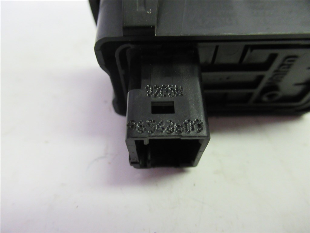 Citroën C3 Picasso jobb hátsó ablakemelő kapcsoló  96543609 2. kép