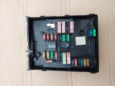 Volkswagen Caddy-Golf VI-Touran-Jetta biztosíték tábla 1K0937125D_VW