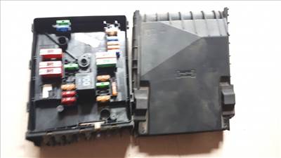 Skoda Octavia II-Superb II biztosíték tábla 1K0937125A