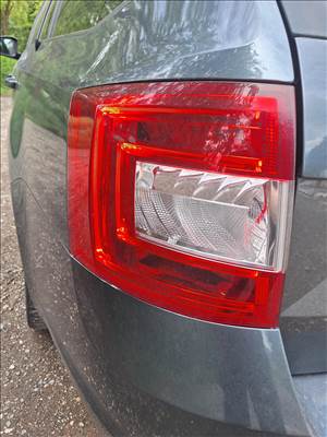 Skoda Octavia III Kombi Bal hátsó lámpa 