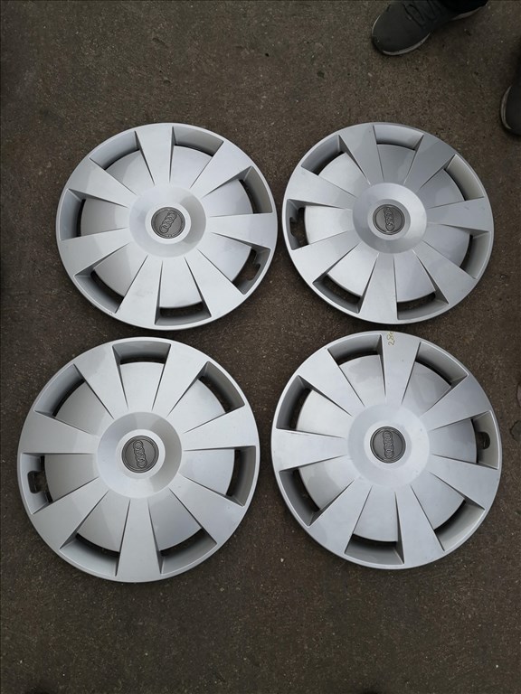 16-os Gyári Audi dísztárcsa 28000ft a 4db/24/ 3. kép