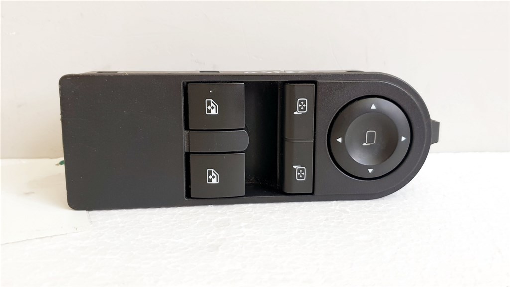 508183 Opel AStra H, Zafira B, 2008, Ablakemelő Kapcsoló, 13228706. 1. kép