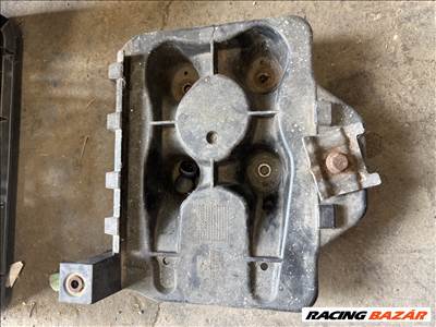 Volkswagen Golf IV akkumulátor tálca 1j0804373