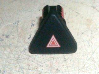 Ford Fiesta Mk5 Vészvillogó Kapcsoló *46744* 2s6t13a350aa