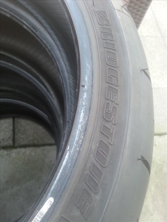120/70ZR17 és 190/50ZR17 Bridgestone Battlax Hypersport nyári motorgumi  4. kép