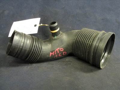 Alfa Romeo Mito / Fiat  Grande Punto 50510628 számú levegőcső-légtömegmérőből a túrbóba