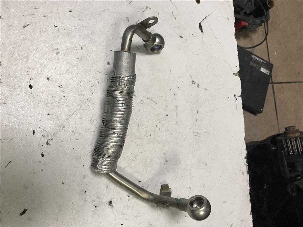 Audi A5 (B8 - 8T) 3,0 V6 TDI _turbó vízcső 2. kép