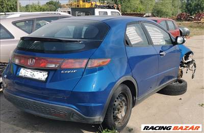 Honda Civic VIII bontott alkatrészei
