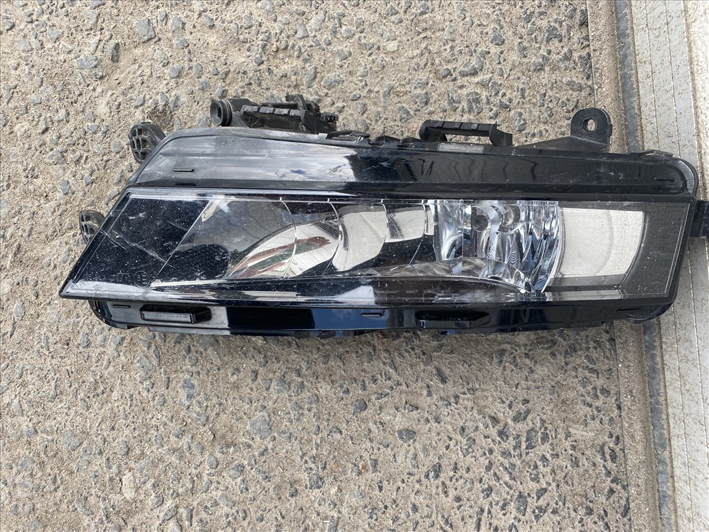 Skoda Octavia III 1.6 TDI Green tec Ködlámpa jobbos 5eo941700f 5e0941700f 1. kép