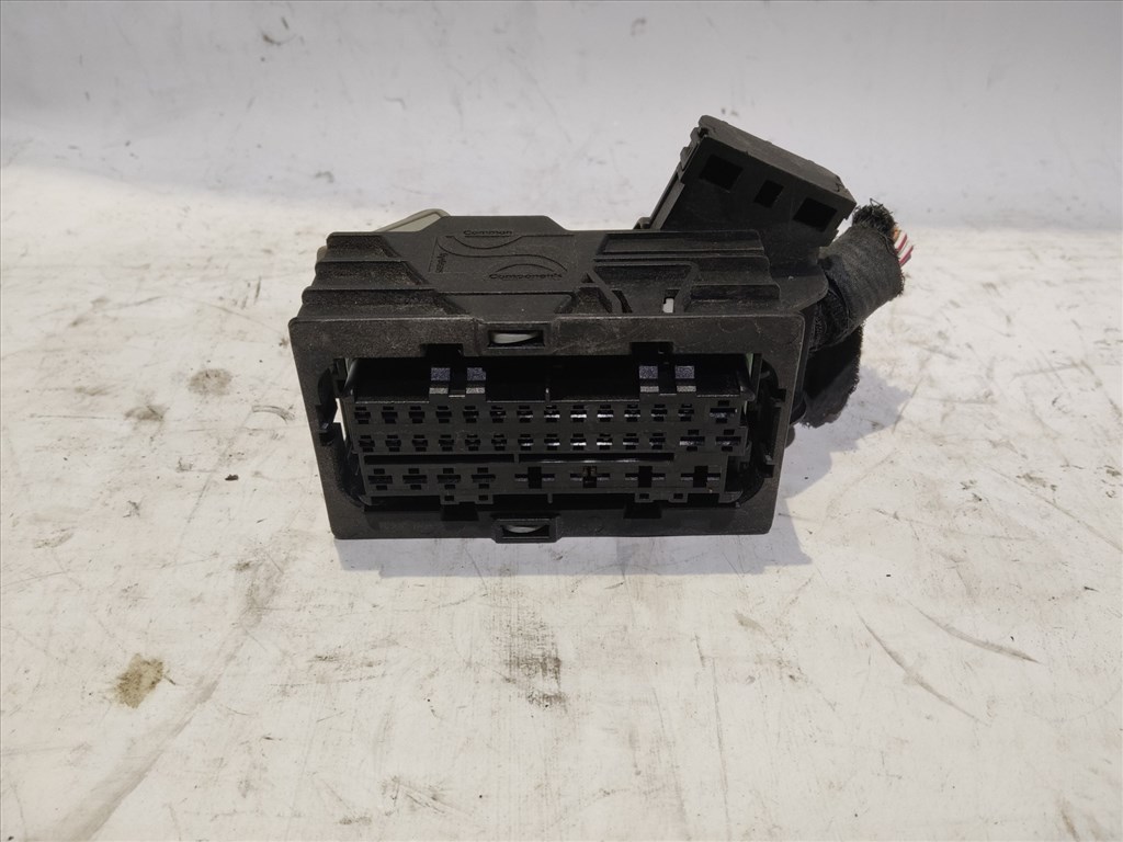 183239 Fiat Grande Punto külső biztosítéktábla elektromos csatlakozó 51736451 2. kép