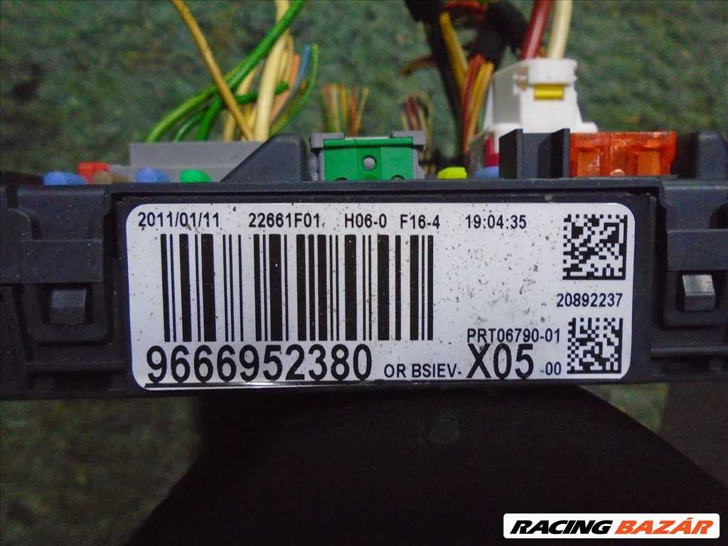 Citroën C3 Picasso BSI belső biztosítéktábla 9666952380 2. kép