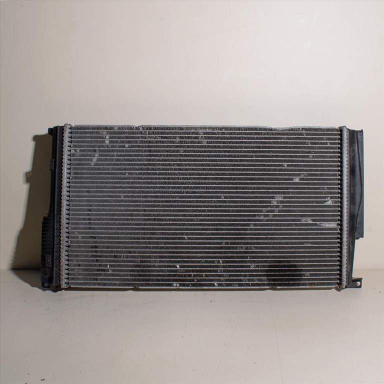 BMW 1er F20-F21, 2er F22-F23, 3er F30-F31-F34, 4er F32-F33-F36, i3 vízhûtõ (Cikkszám: 17117600511) 1. kép