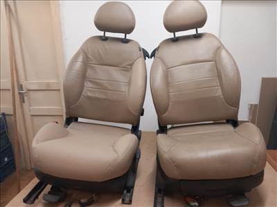 Fiat Stilo gyári első ülés pár. 