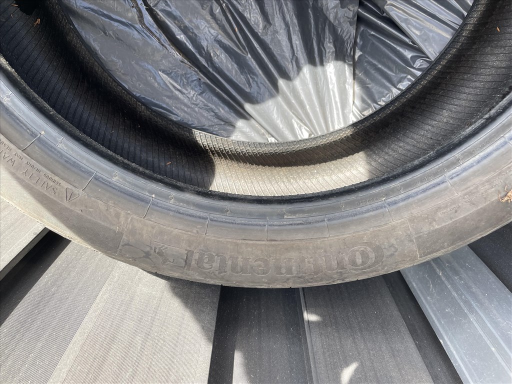  225/4519" használt Continental nyári gumi gumi 1. kép