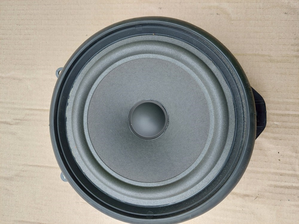 Seat Exeo-Audi A4 hangszóró első-hátsó ajtóba 8E0035411 1. kép