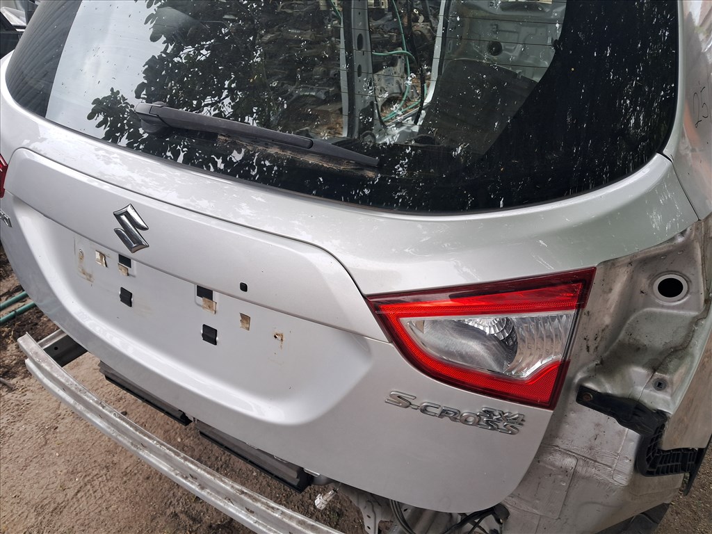 Suzuki SX4 S-Cross I csomagtérajtó ZCC 4. kép