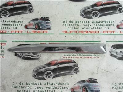 Fiat 500 735425616 számú, bal első díszcsík