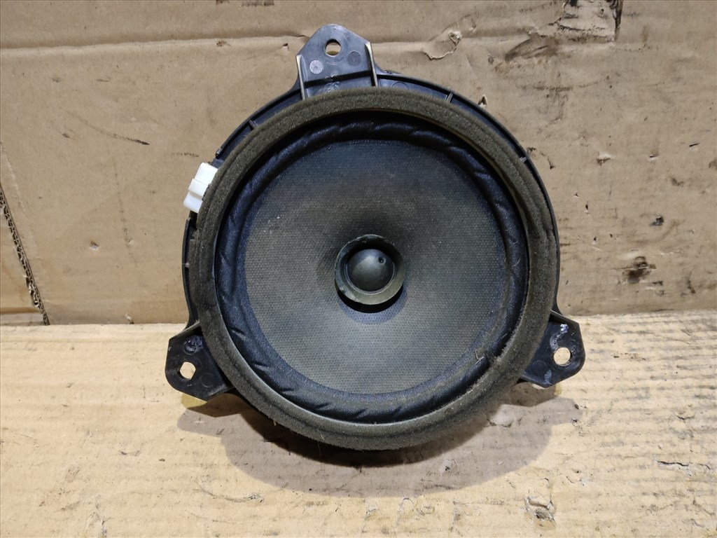 Toyota Yaris II. 2006-2011 Jobb hátsó Hangszóró 86160-0D190 1. kép