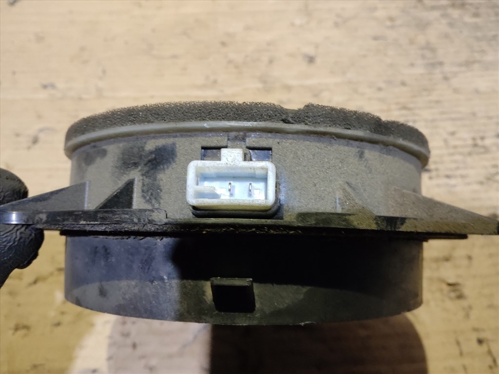 Toyota Yaris II. 2006-2011 Jobb hátsó Hangszóró 86160-0D190 3. kép