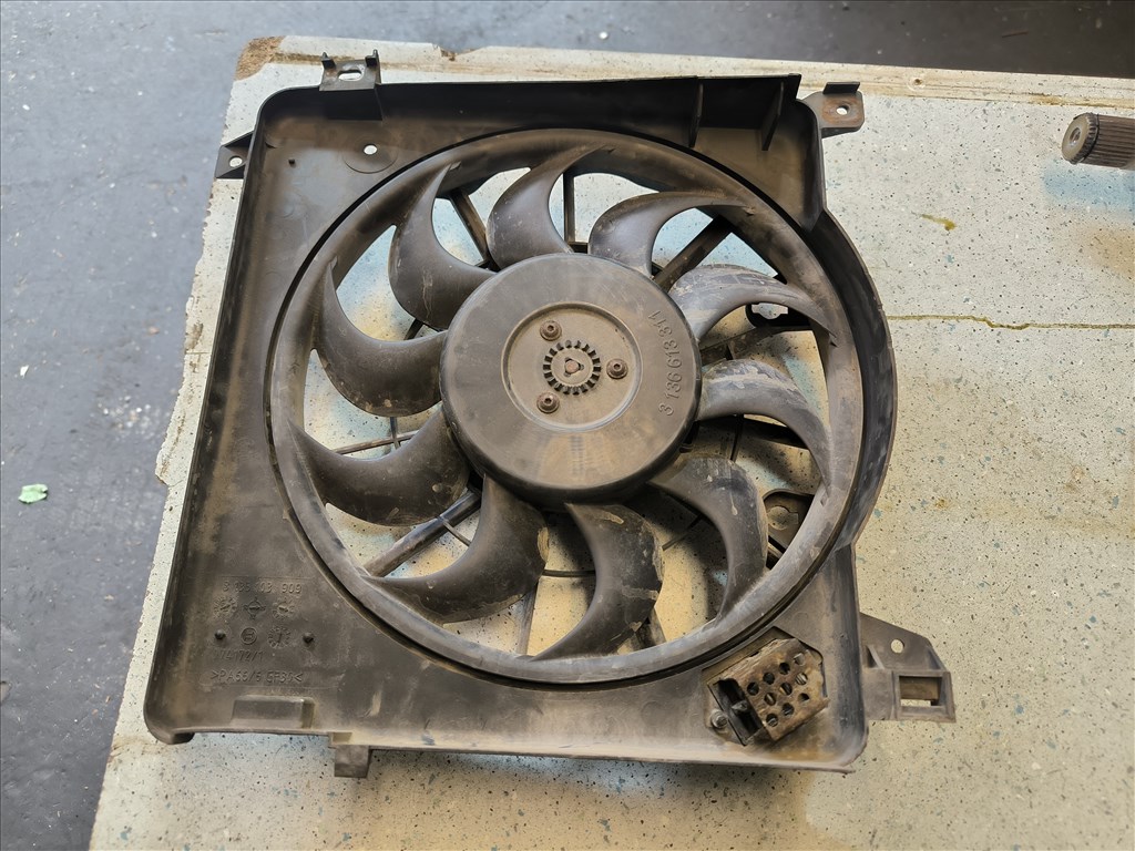 Opel astra h hűtőventilátor  24467444 2. kép