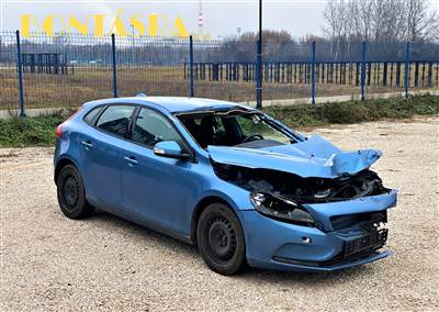 Bontásra VOLVO V40 1.6 D Kinetic 2014 alkatrészei, elemei Motorkód: D4162T3