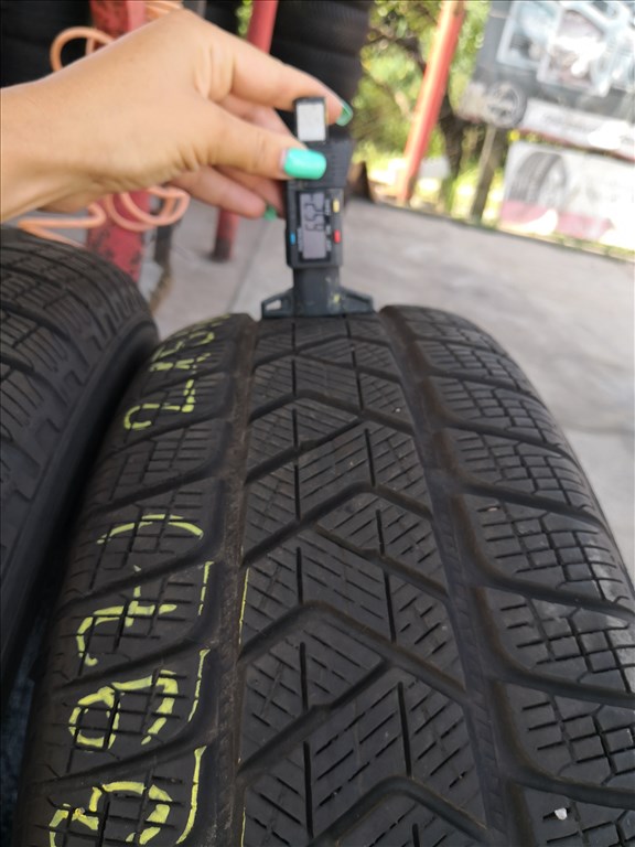 215/65 R17 Pirelli téli gumi 30000ft a 2db/397/ 1. kép