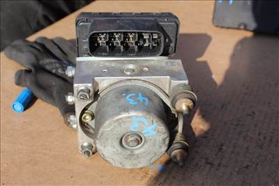 Toyota Yaris 2002 1.4D ABS kocka (43) 4451052220