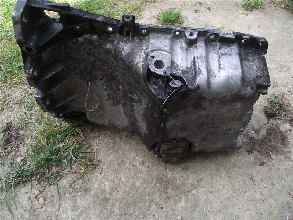 Volkswagen Passat B5.5 olajteknő  06b103603aq 1. kép