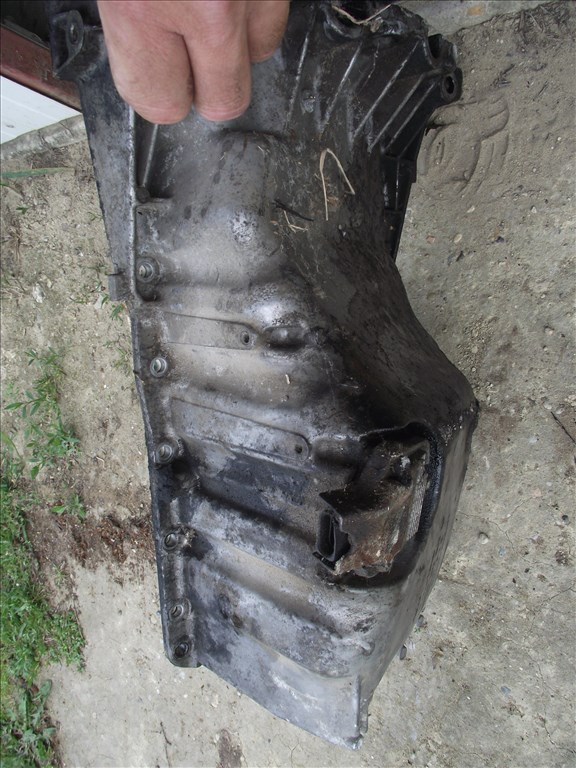 Volkswagen Passat B5.5 olajteknő  06b103603aq 3. kép