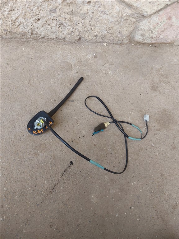 Toyota Auris (E150) 1.4 D-4D antenna 3291 4. kép