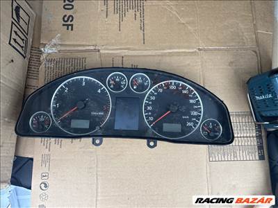 Audi A6 (C5 - 4B) 2.5 TDI kilométer óra 