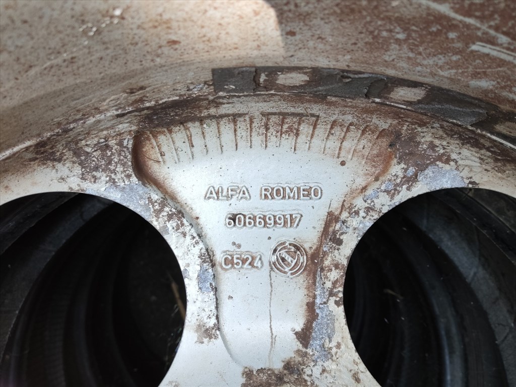 186666 Alfa Romeo 147, 156, Gt 16"-os alufelni  (1db) a képen látható állapotban 60669917 3. kép