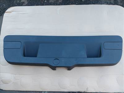 Volkswagen Jetta csomagtérajtó burkolat 5C6867605A