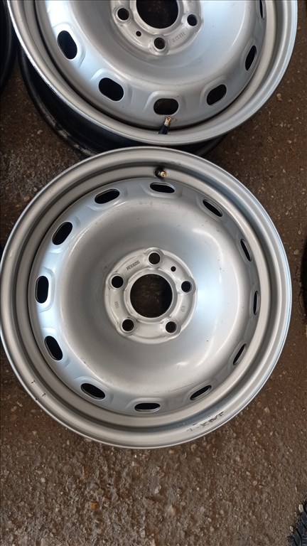  5x114.3 lyukosztású 6JJ 16" használt (gyári felni) lemezfelni 3. kép