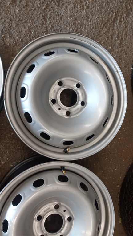  5x114.3 lyukosztású 6JJ 16" használt (gyári felni) lemezfelni 4. kép