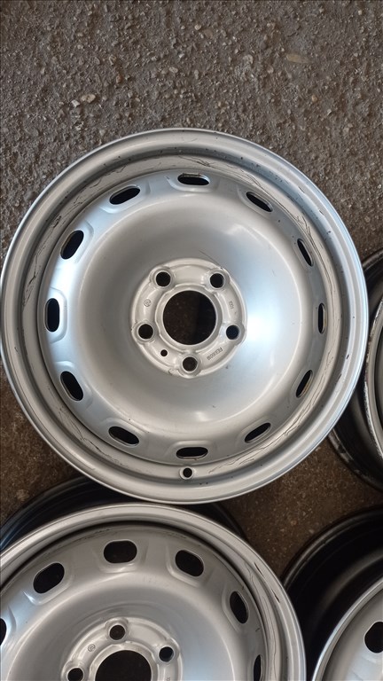  5x114.3 lyukosztású 6JJ 16" használt (gyári felni) lemezfelni 5. kép