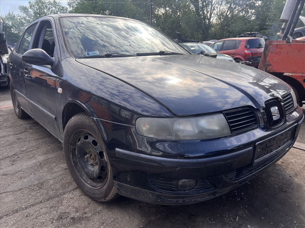 Seat Toledo II 1.6i  bontott alkatrészei 1. kép
