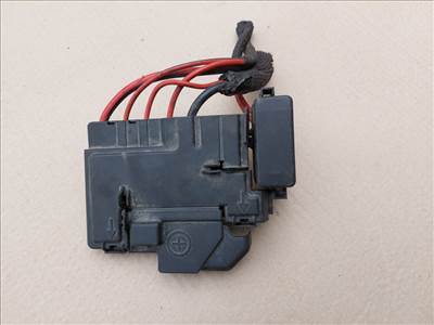 Skoda Fabia II-Rapid-Roomster biztosíték tábla akkumulátorra 6R0937548E