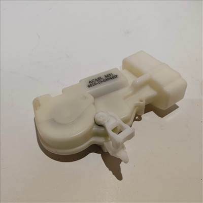 Toyota Yaris 1999-2005 utángyártott új, jobb első centrálzár motor 69110-0D010