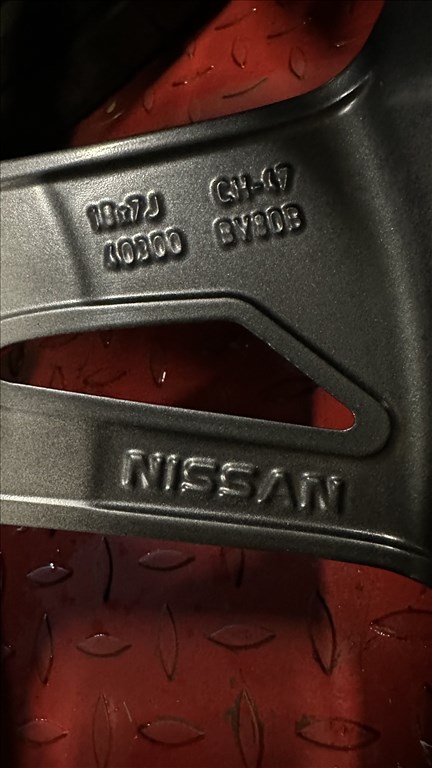 Nissan Juke 18" 5x114,3 gyári garnitúra 225/45 R18 Goodyear nyárigumikkal 7. kép