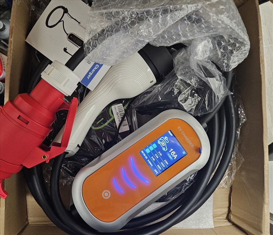 Eladó új 4m EVSE EV töltő Type 2 3 fázis (11KW) 8-16A elektromos járműhöz +táska 2. kép