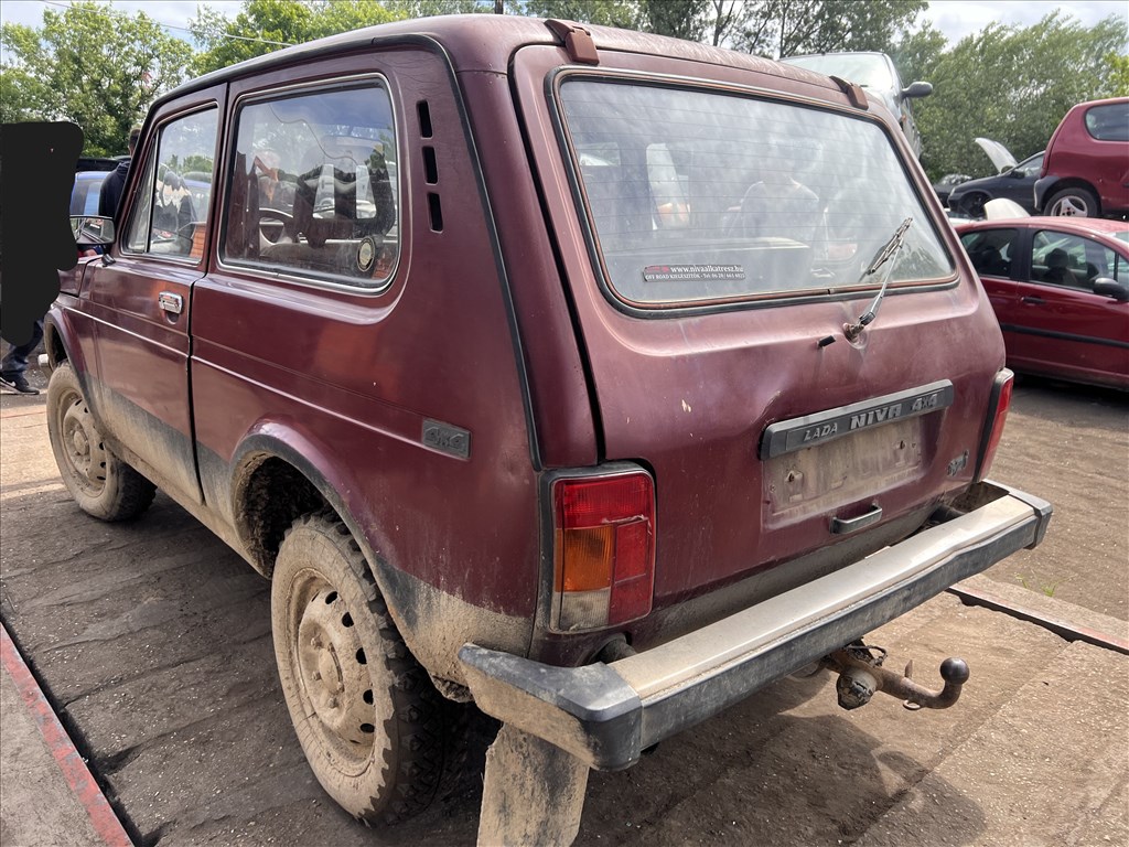 Lada Niva 1.7i bontott alkatrészei 2. kép